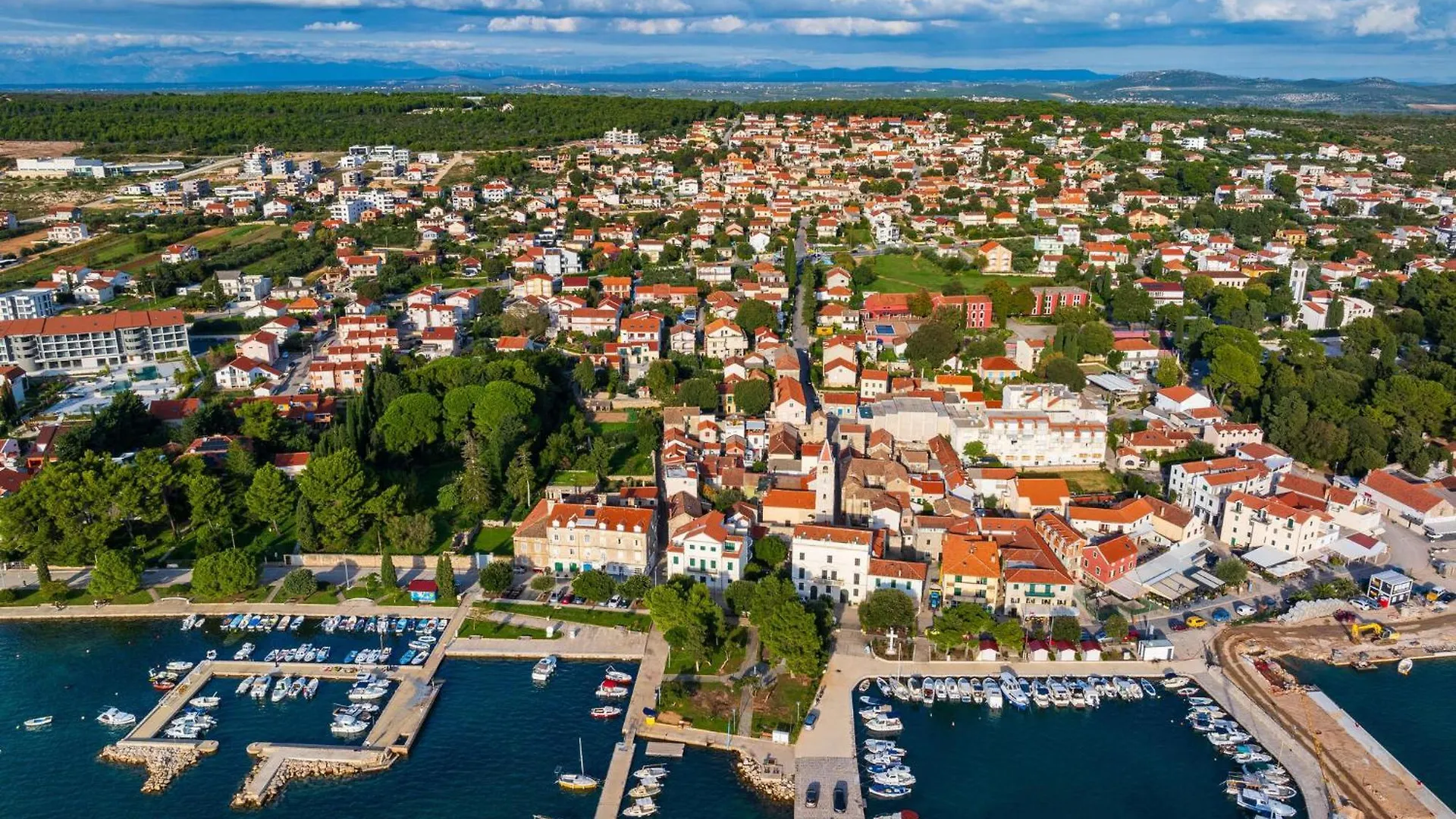 Cozy Apartment In Sveti Filip I Jakov With Wifi