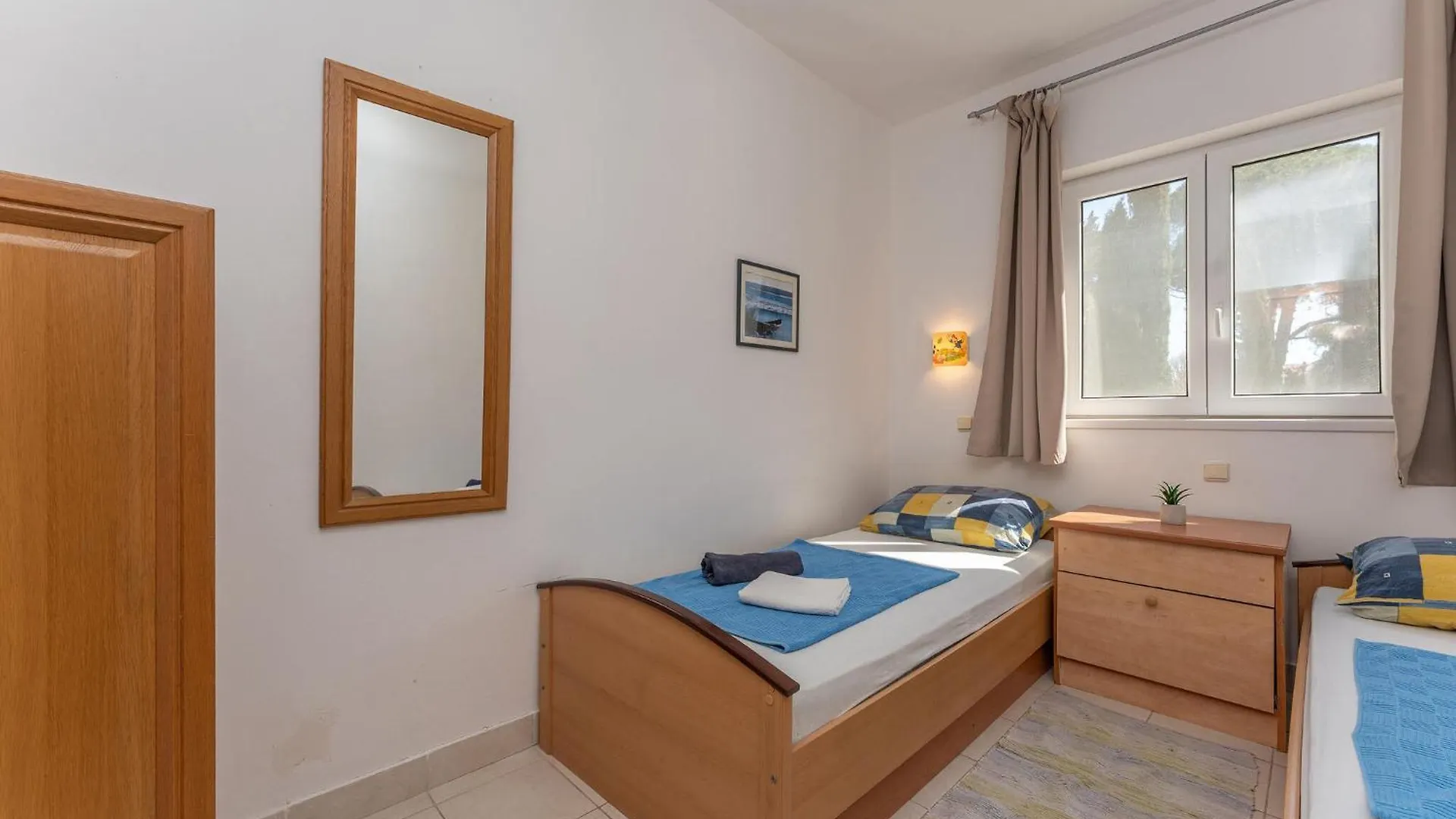 Cozy Apartment In Sveti Filip I Jakov With Wifi 0*,